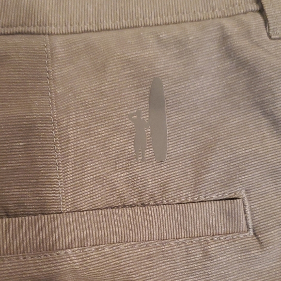 johnnie-O Gray Flat Front Steel Gray Shorts Casual Style - Picture 8 of 11